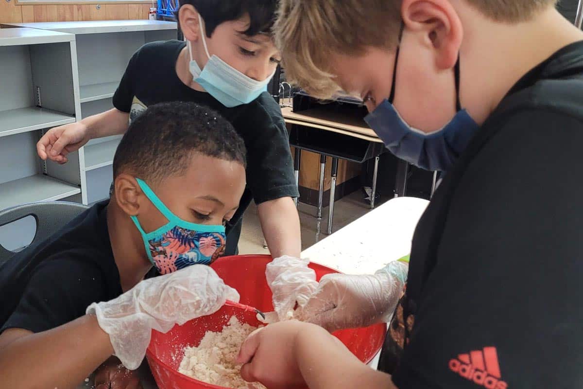 iKids U classroom activities